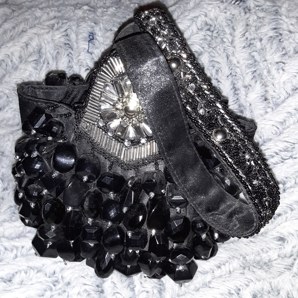 Clutch🖤 - Picture 2 of 4